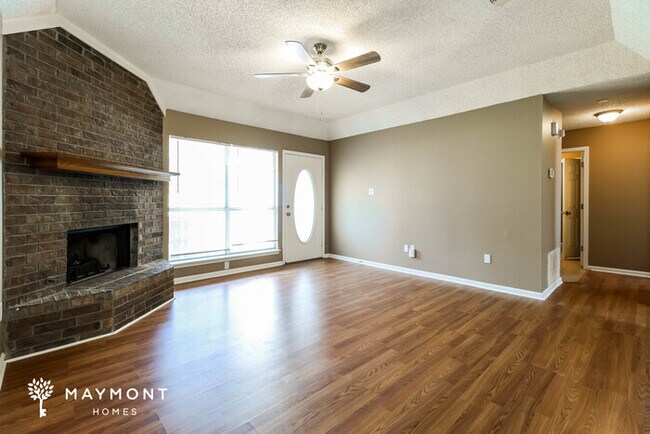 Foto del edificio - 2705 Timbermist Cir