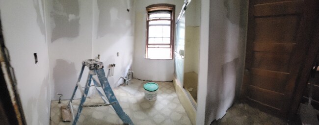 Building Photo - 126 Welles St