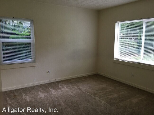Foto del edificio - 3 br, 1.5 bath House - 1930 NW 4th Avenue
