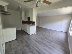 Building Photo - 13531 Wyandotte St