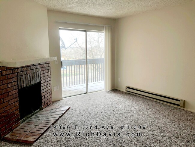 Foto del edificio - 2 bed, 2 bath with washer/dryer hookup.  G...