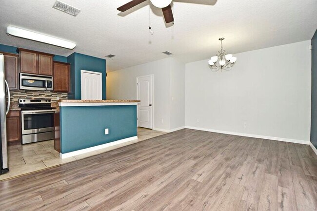 Foto del edificio - 1546 Downy Birch Ln