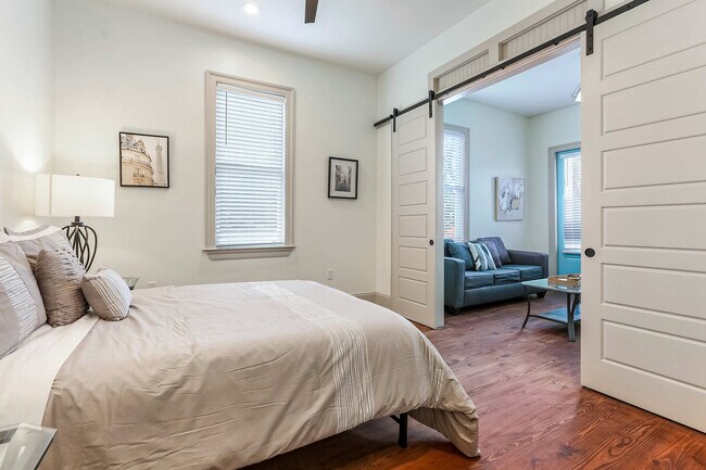 Foto del edificio - 2213 Louisiana Ave
