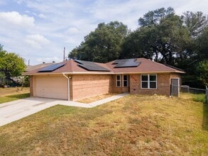 Building Photo - 2210 Barry Dr