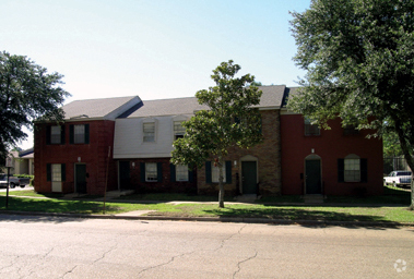 Primary Photo - Vintage Apartments