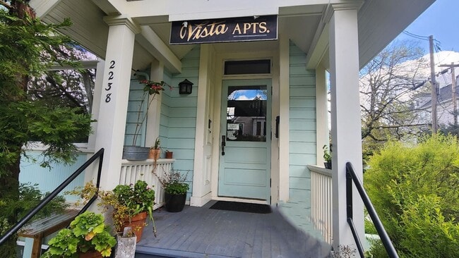 Building Photo - 2234-2238 SW Vista Ave