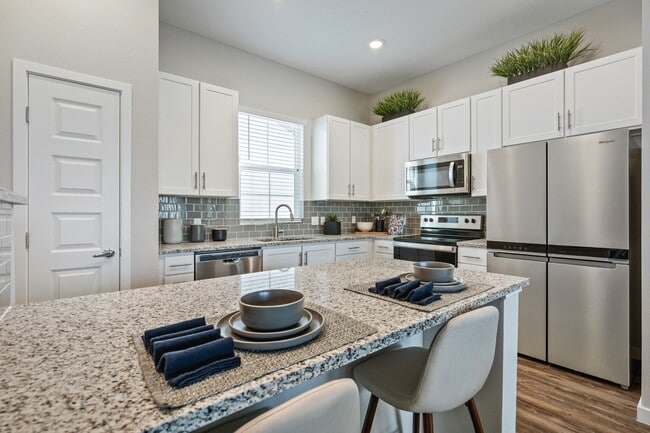 Building Photo - Avilla Cypress Creek