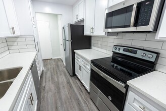 Interior Photo - 1635 North Martel Avenue