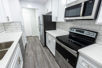 Interior Photo - 1635 North Martel Avenue