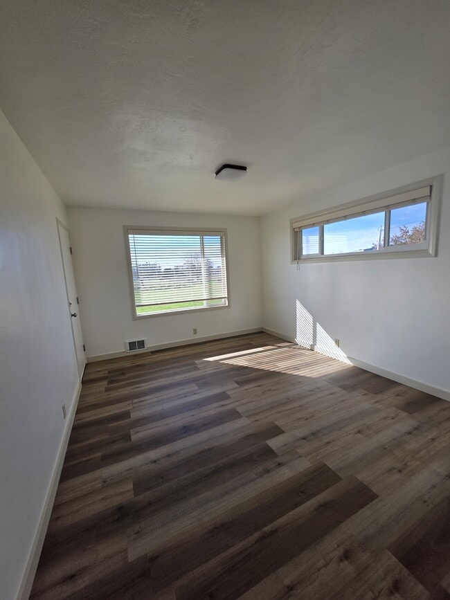 Building Photo - 15652 US-101