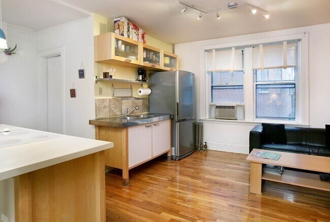 Foto del edificio - 114 Strathmore Rd