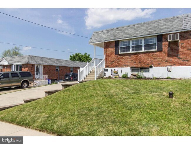 Foto del edificio - 604 Clay Dr