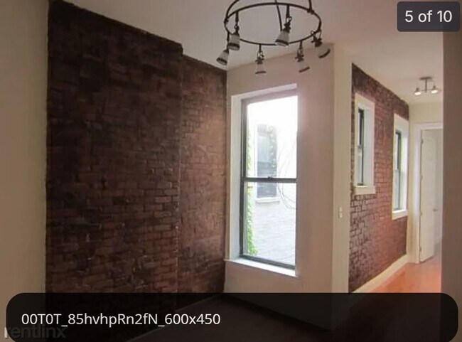 Foto del edificio - 316 Eldert Ln