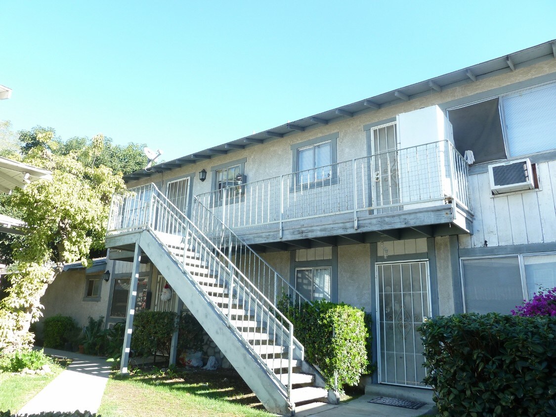 Building Photo - 416 W Arrow Hwy