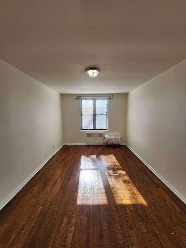 Building Photo - 1366 E 100th Street