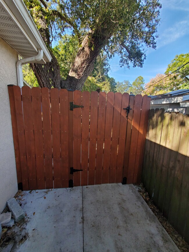 Building Photo - 1208 Orange Ave