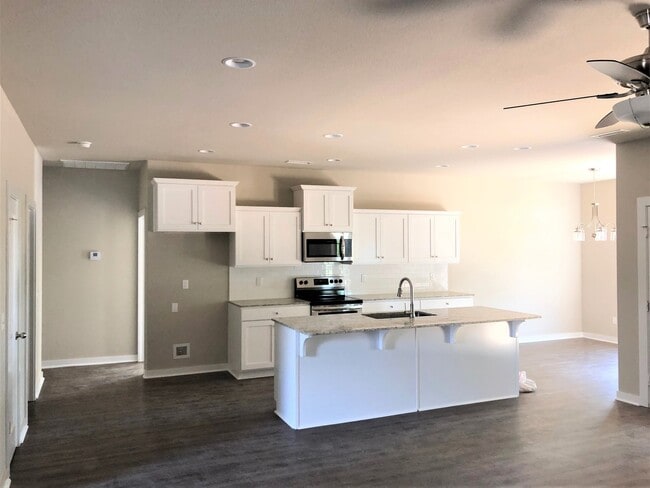 Photo - Be a Part of This Neighborhood in Farmington Heights!!! House