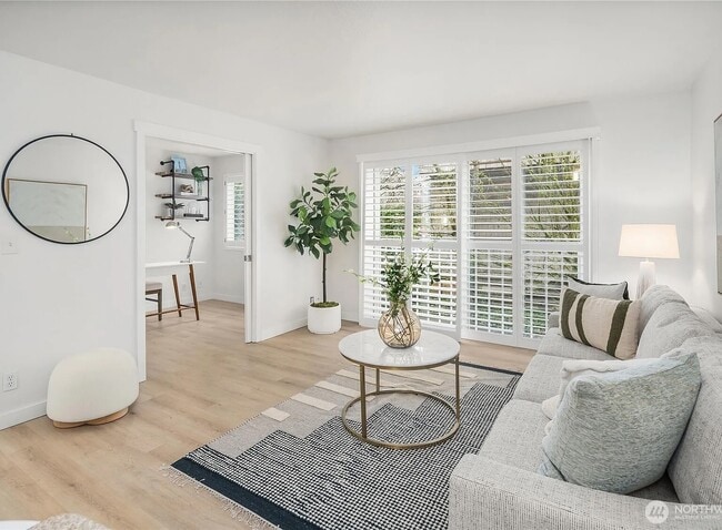 Building Photo - 800 N Allen Pl