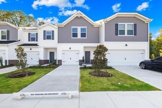 Building Photo - 4163 Smt Wds Dr