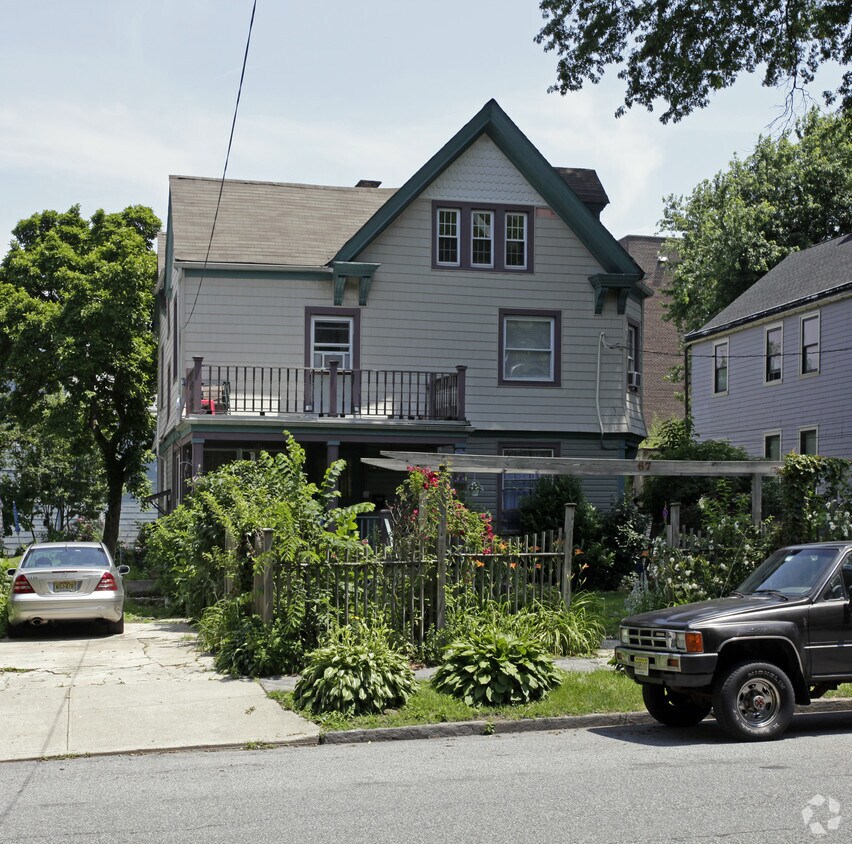 Building Photo - 71 Clinton Ave