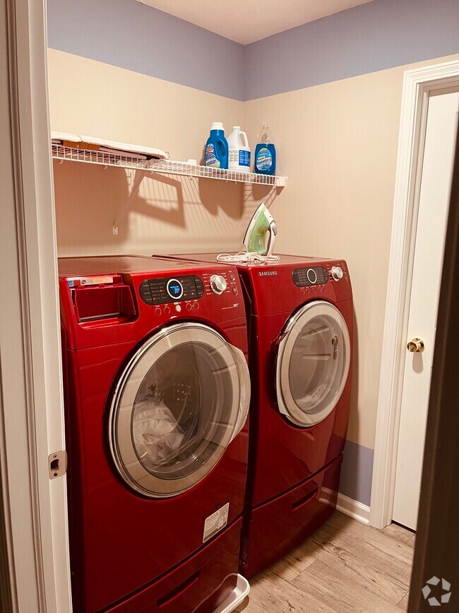 The Mission at Heartland Crossing Apartments for Rent with Parking