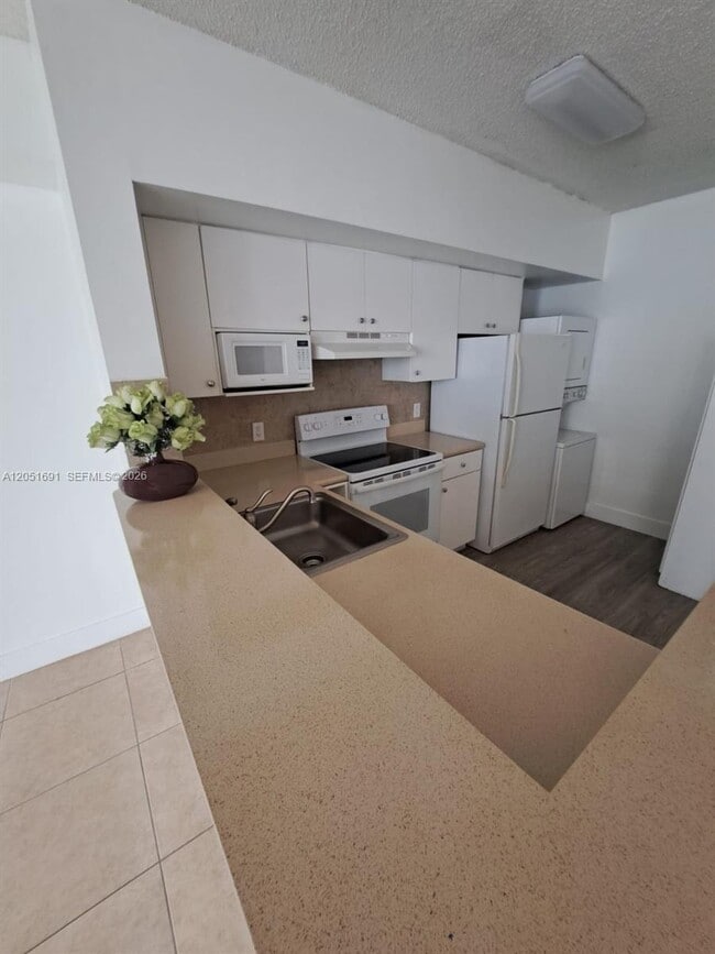 Foto del edificio - 5085 NW 7th St
