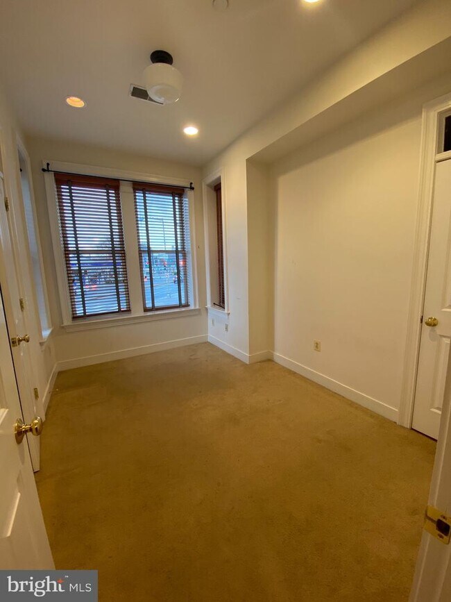 Building Photo - 389 Rhode Island Ave NW