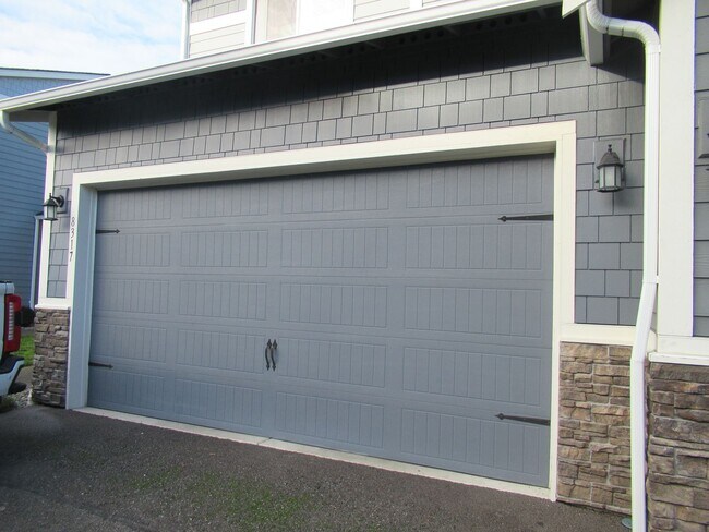 Foto del edificio - Well maintained 3 bedroom, 2.75 bath townhome in Puyallup