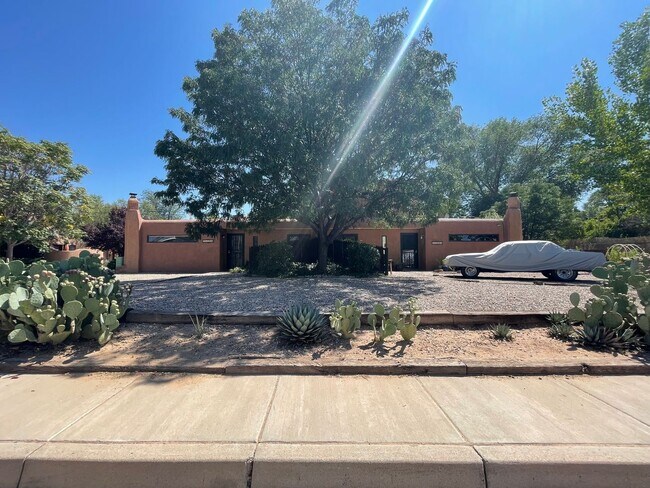 Building Photo - Beautiful 1-Bedroom