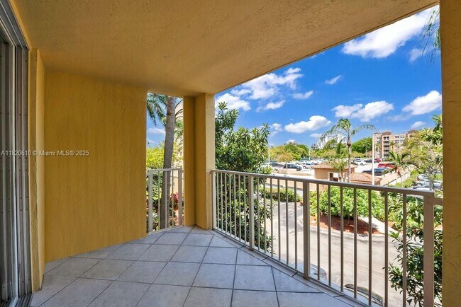 Foto del edificio - 19555 E Country Club Dr