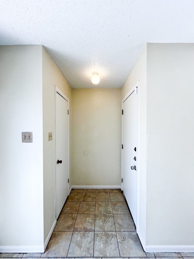 Building Photo - Available NOW!!!! This charming 1 story, 3 bedroom, 2 bath house could be your next home! Beautif...