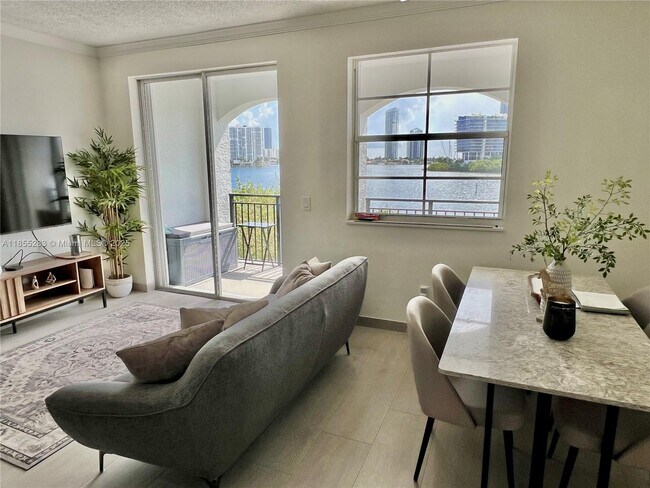 Foto del edificio - 3255 NE 184th St