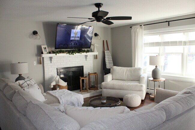 Foto del edificio - 765 Old Barnstable Rd