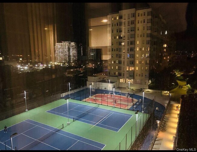Foto del edificio - 131-01 40th Rd
