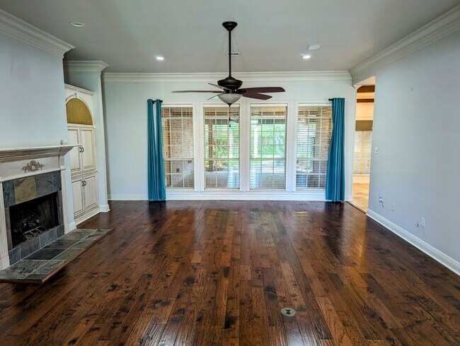 Building Photo - Welcome to Prairie View Estates!