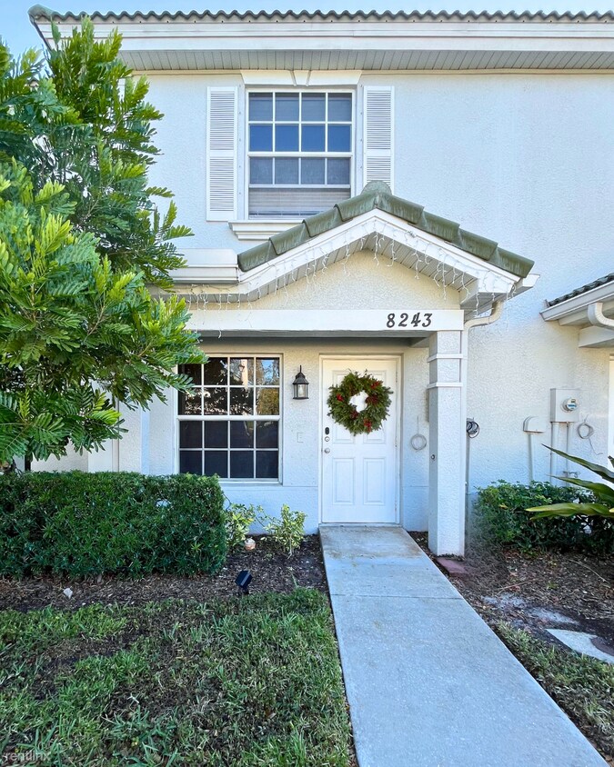 Primary Photo - 2 br, 2.5 bath Townhome - 8243 Pacific Bea...
