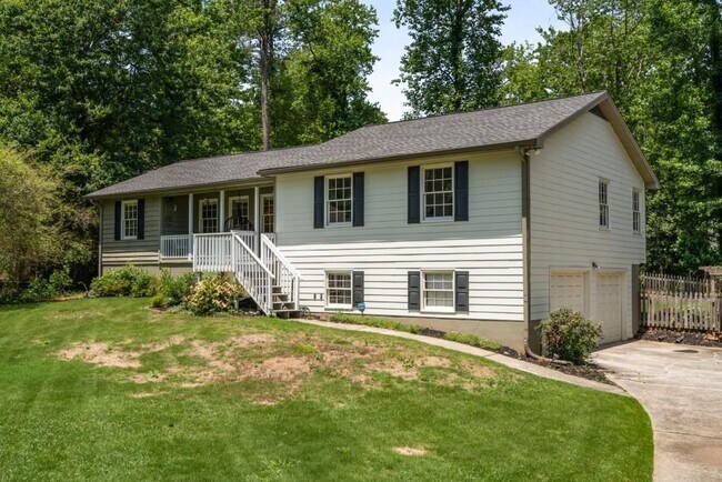 Building Photo - 2795 Bentwood Dr