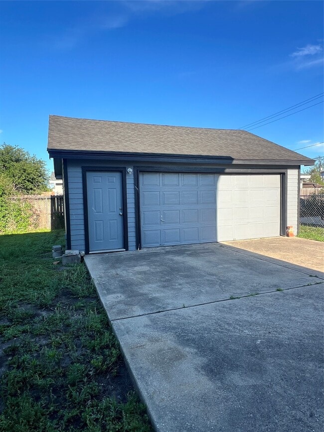 Foto del edificio - 5604 Chapman St