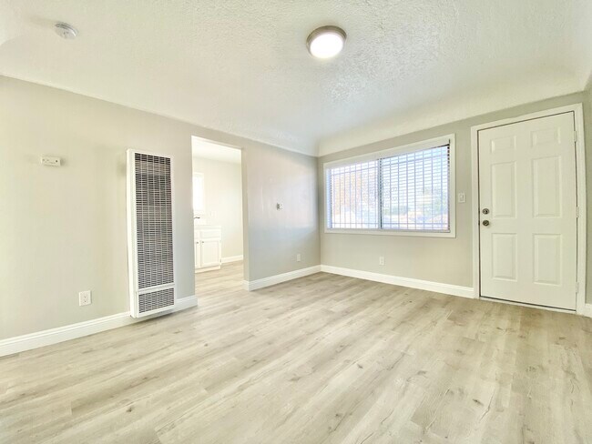 Foto del edificio - 716 E 81st St