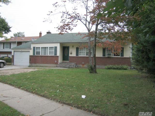 Building Photo - 622 Carman Ave