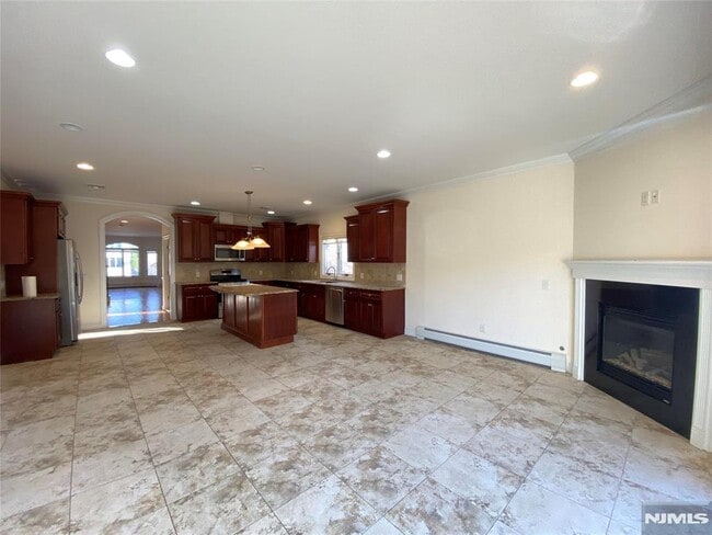 Building Photo - 517A Lawn Ave