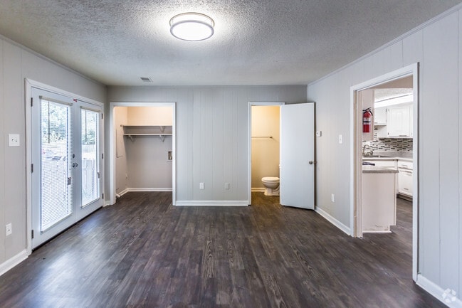2 BR, 1.5 BA - 1300 SF - Living Room - Emerald Pointe