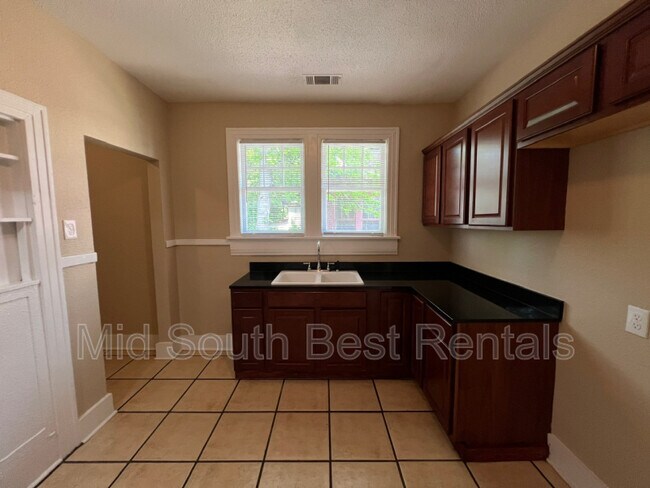 Foto del edificio - 991 N Willett St