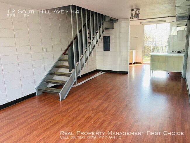 Building Photo - 12 S Hill Ave