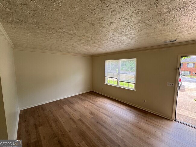Foto del edificio - 1727 Salem Woods Dr SE