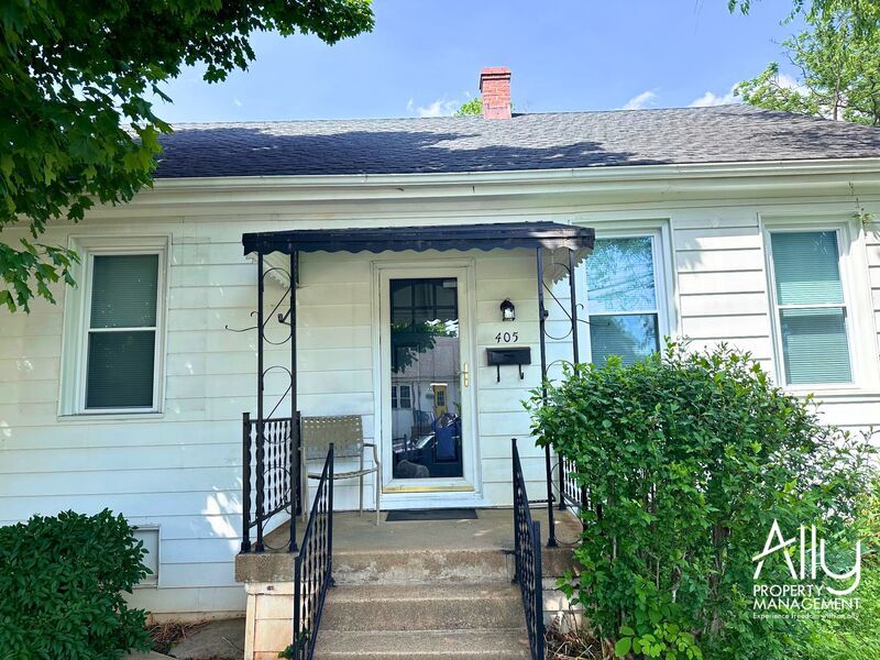 Primary Photo - 405 Elliott Ave