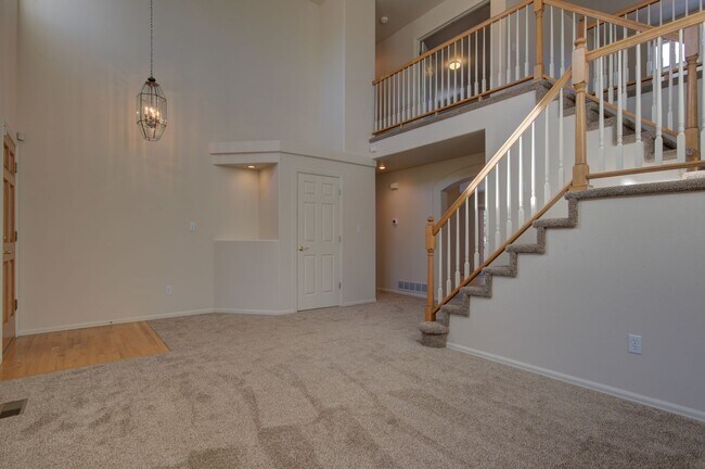 Foto del edificio - Beautiful clean home ready to move in on 0...