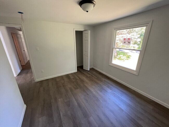 Foto del edificio - 13 Jason Ct