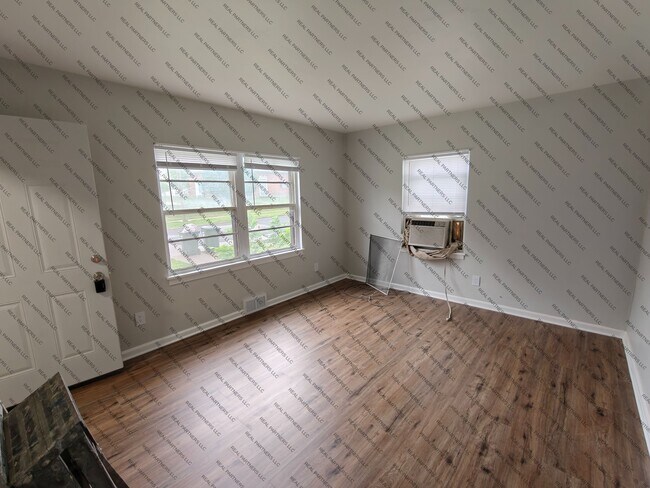 Foto del edificio - 417 W 14th St