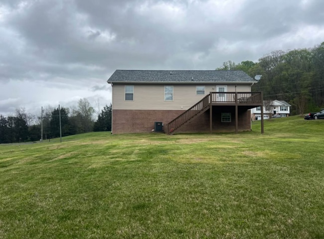 Building Photo - 120 Meadowlark